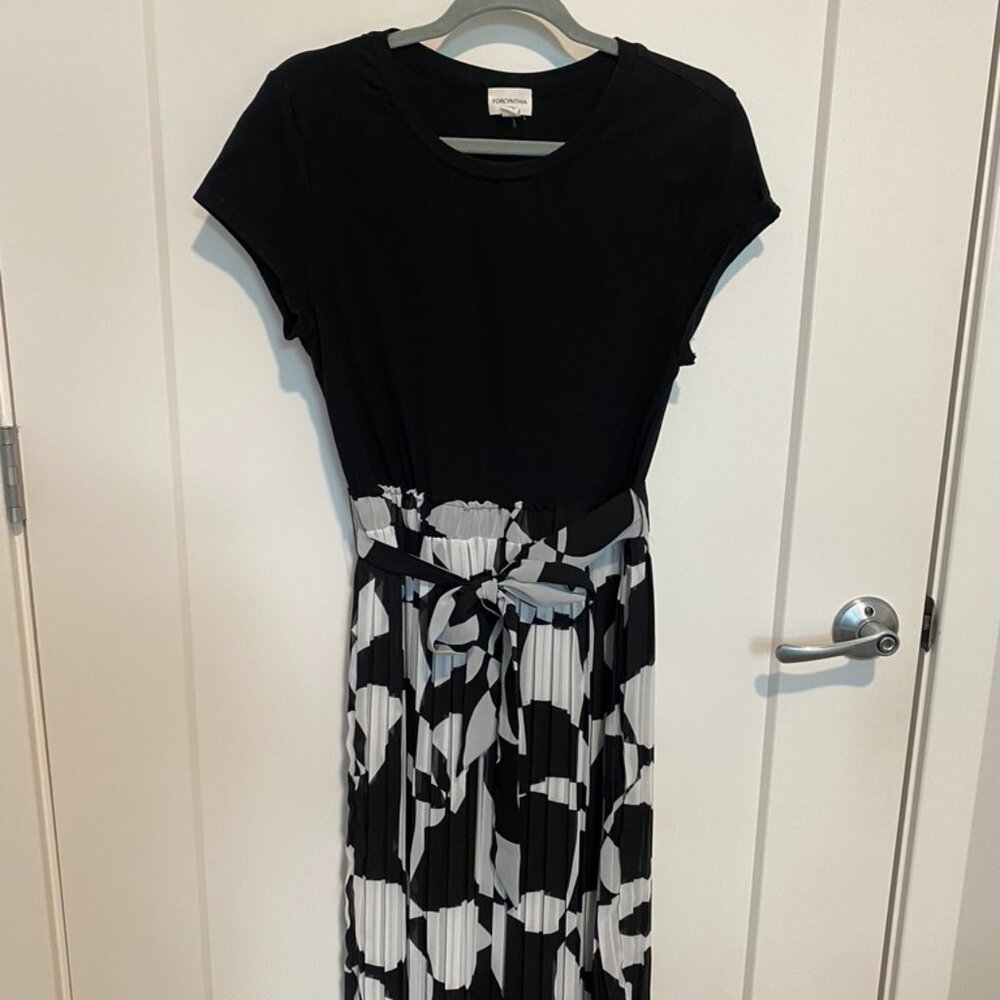 FORCYNTHIA Black & White Midi Dress | Size Large | Belted Pleated Skirt